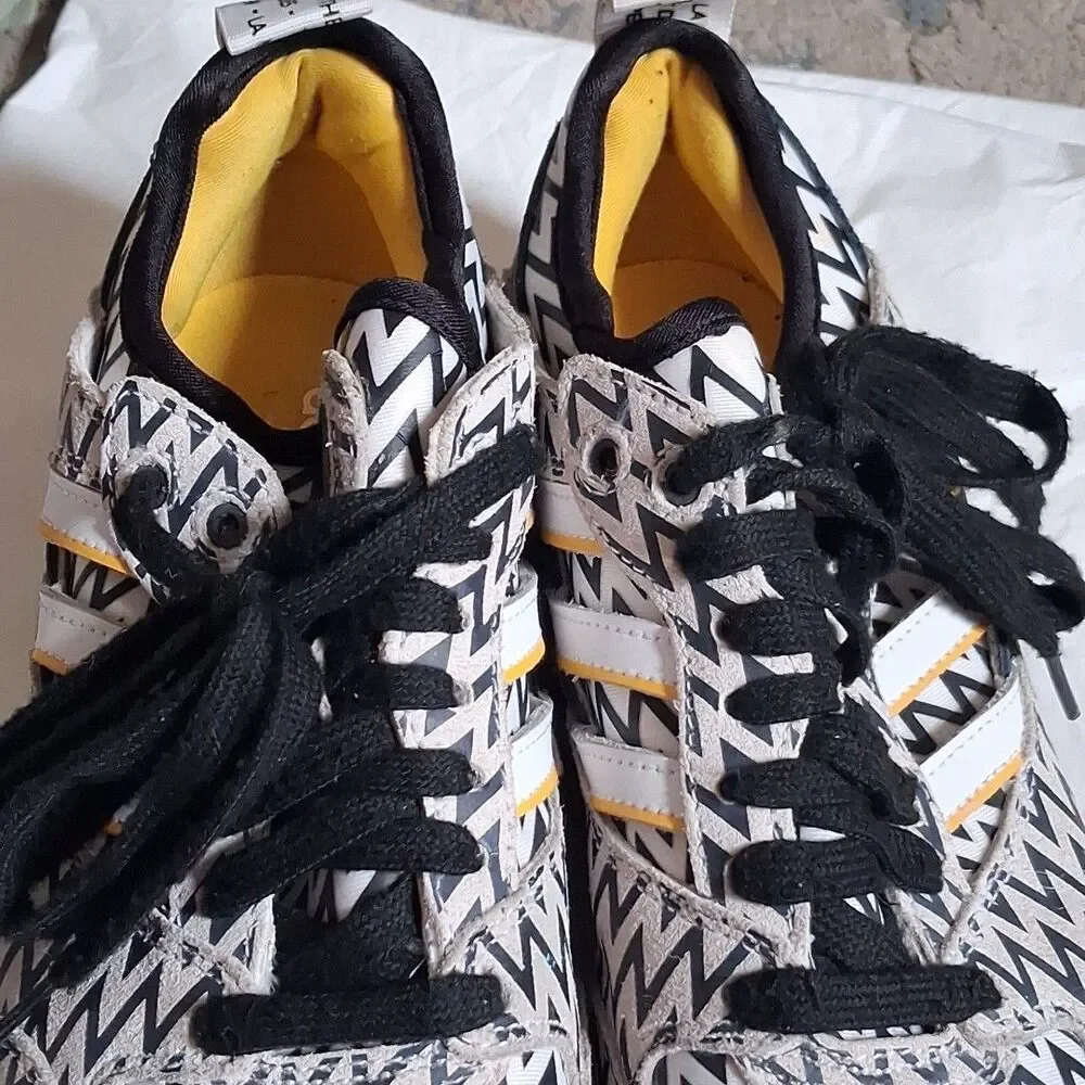 Adidas black / white zigzag pattern men's shoes size 7 yellow lining SHW 675001